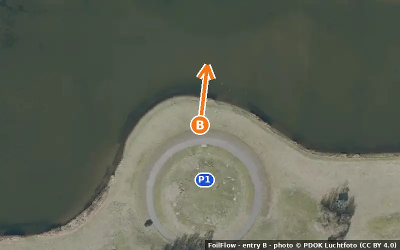 Aerial photo of entry B at Bruinisse: the arrow points onto the water, P = car parks