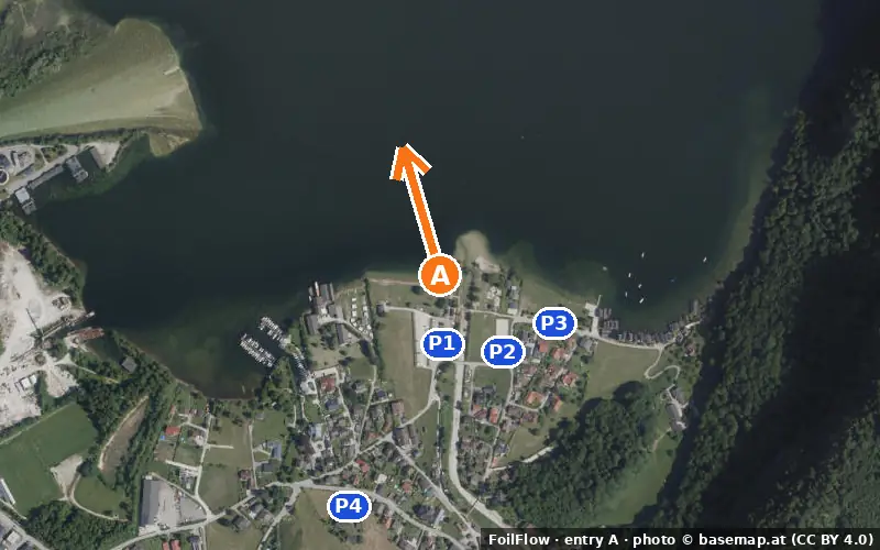 Aerial photo of entry A at Ebensee (Traunsee): the arrow points onto the water, P = car parks