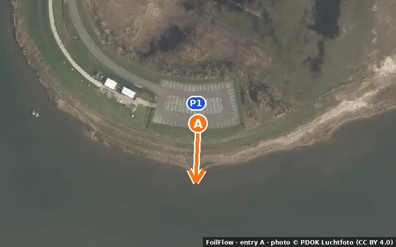 Aerial photo of entry A at Kessenich: the arrow points onto the water, P = car parks