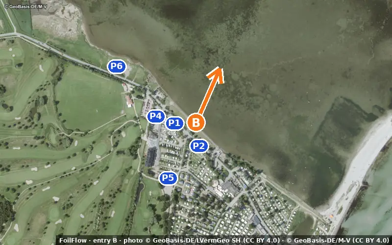 Aerial photo of entry B at Wulfen (Burger See): the arrow points onto the water, P = car parks